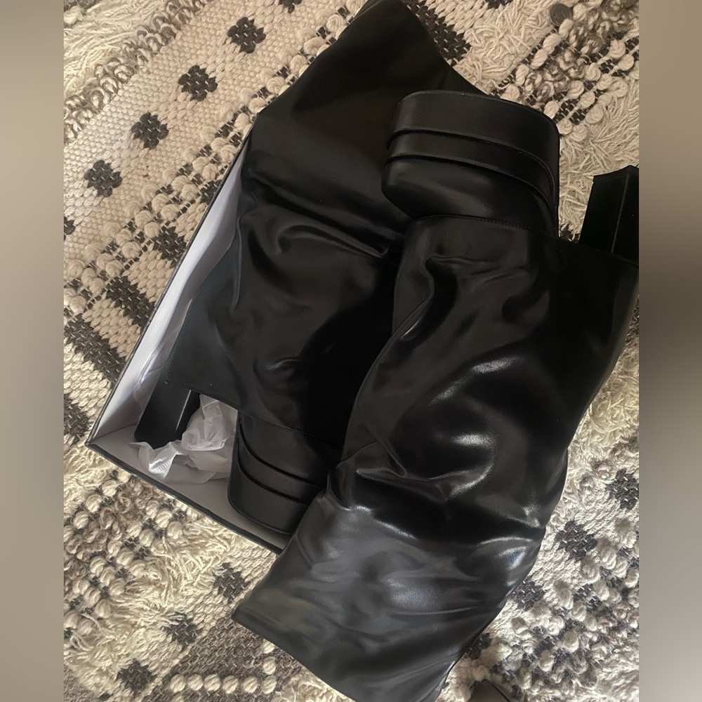 Azalea Wang black boots. Size 7! Never worn.